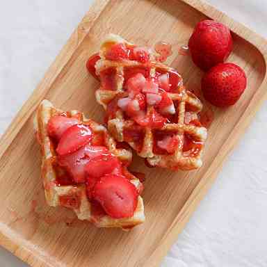 strawberry croffle (สตรอเบอร์รี่)