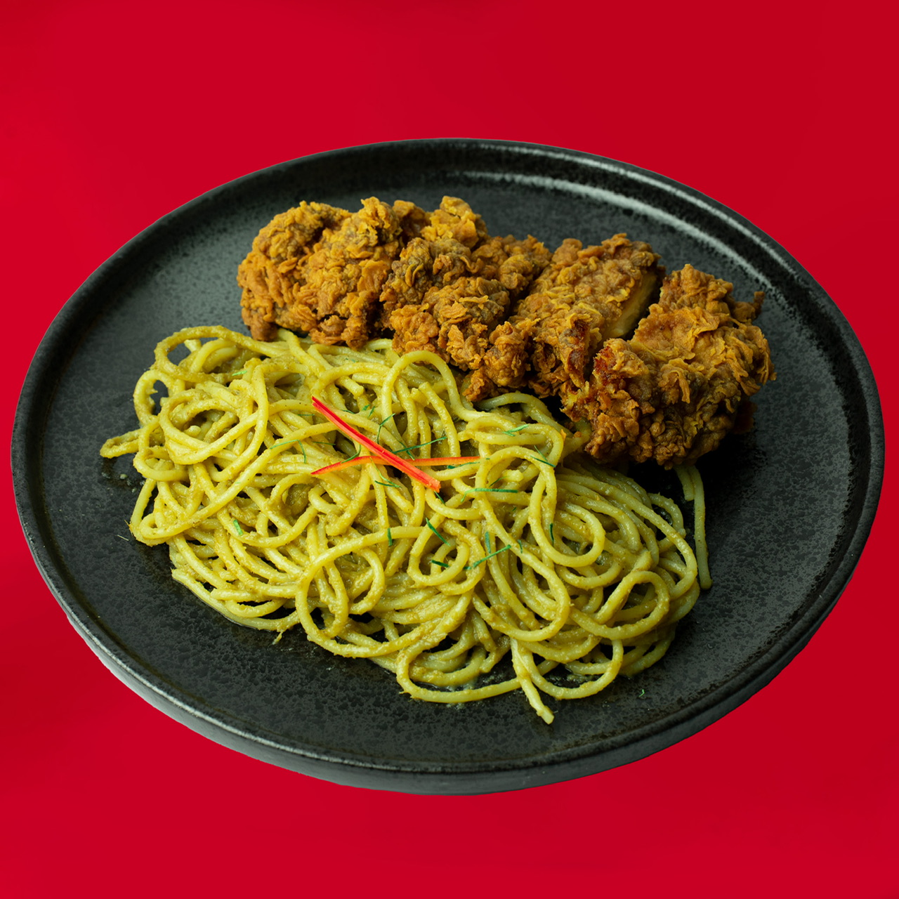 สปาเก็ตตี้แกงเขียวหวานไก่ทอด