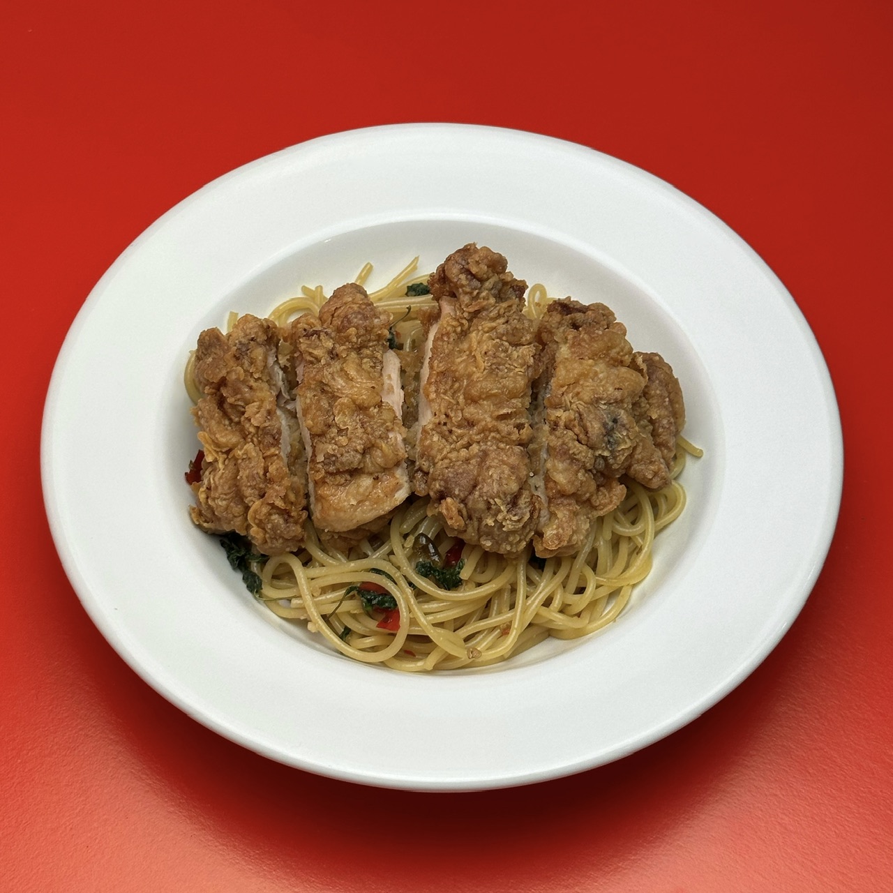 สปาเก็ตตี้กะเพราไก่ทอด