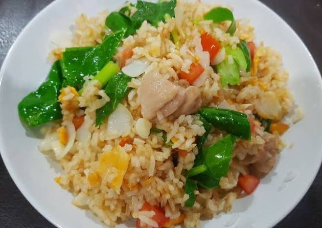 ข้าวผัดไข่ 
