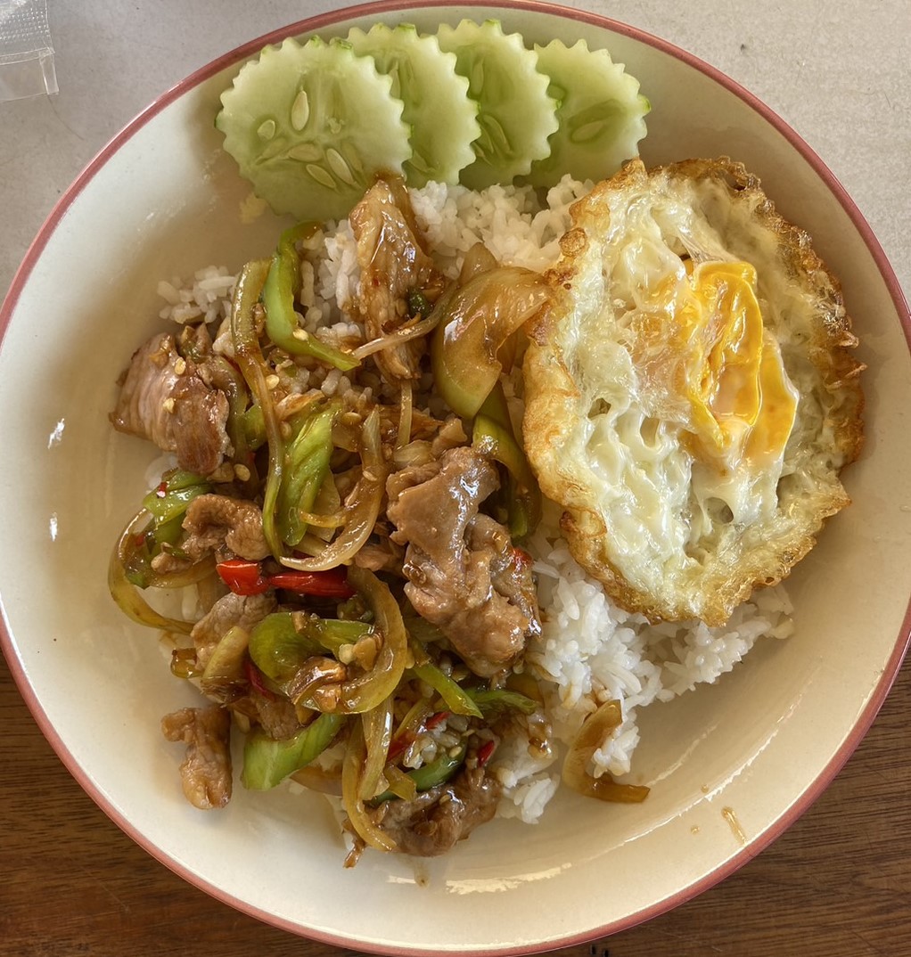 ข้าวราดผัดพริก