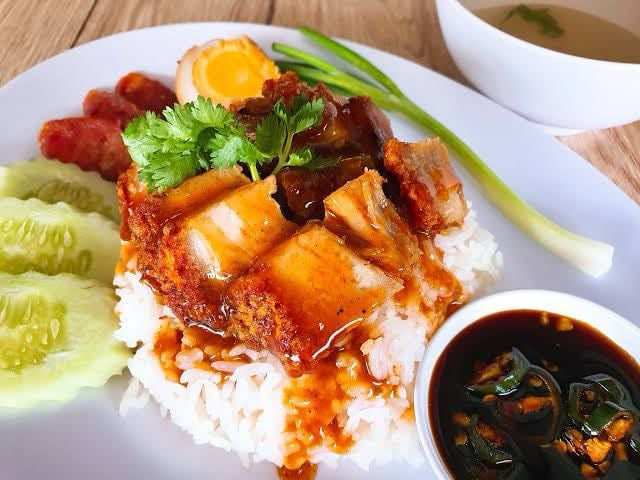 ข้าวหมูแดง