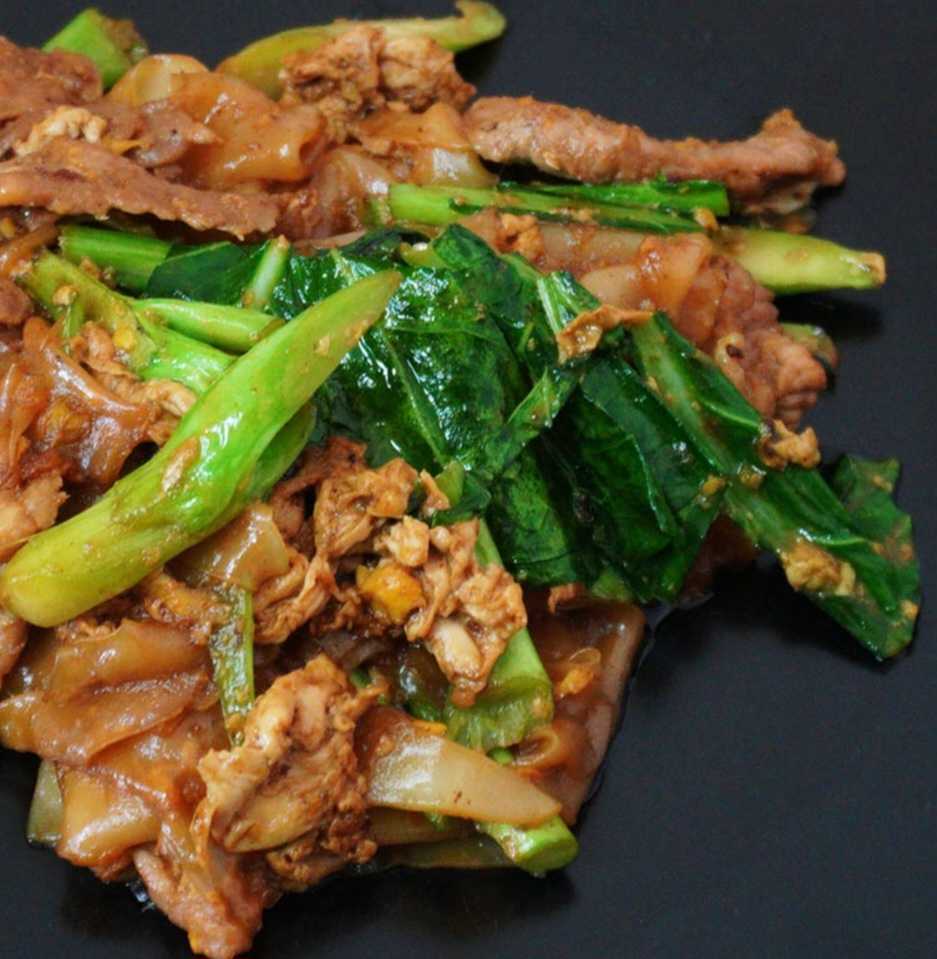 ผัดซีอิ้วหมู