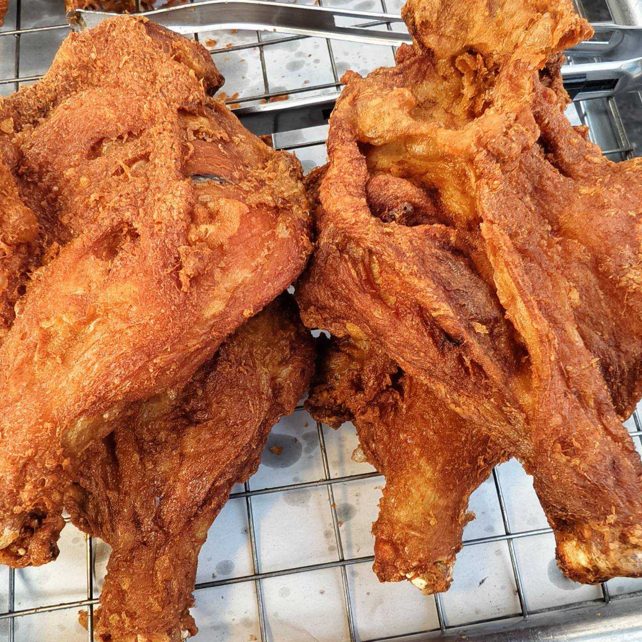 น่องไก่ติดสะโพก