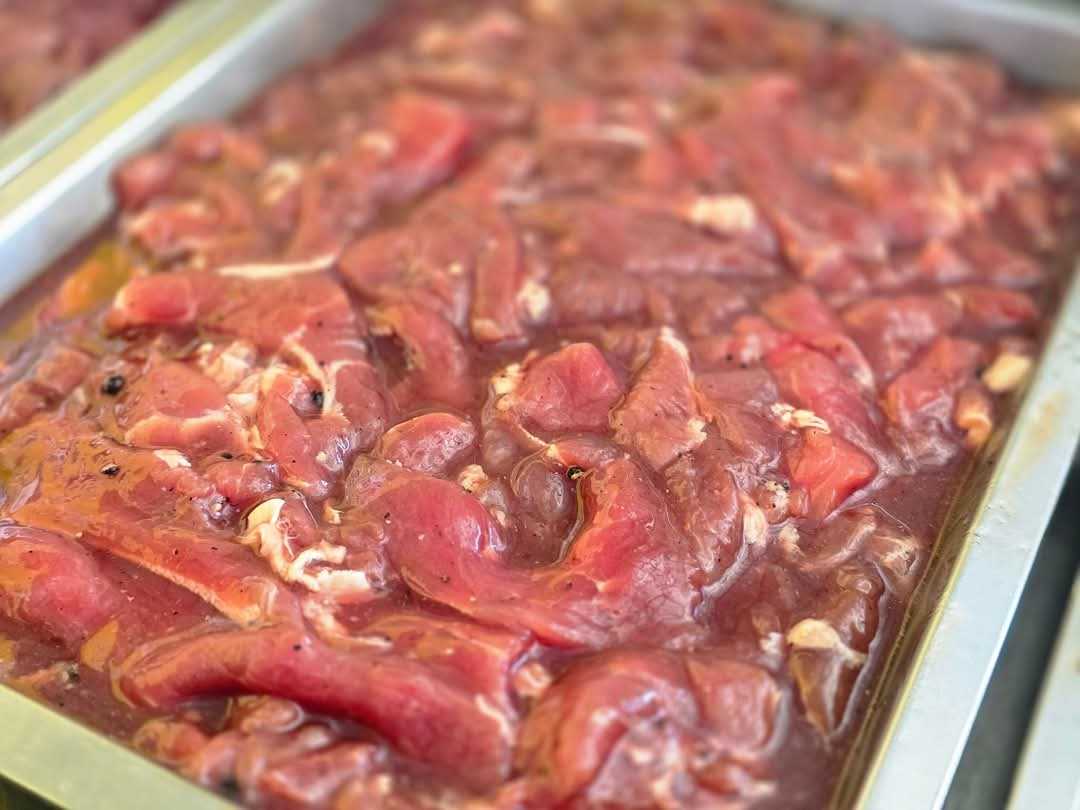 หมูหมักพริกไทยดำ