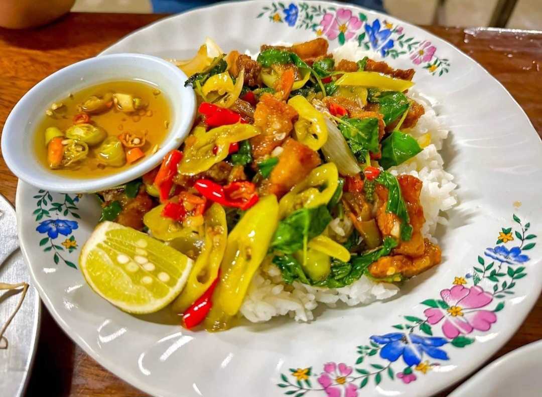 ข้าวผัดพริก