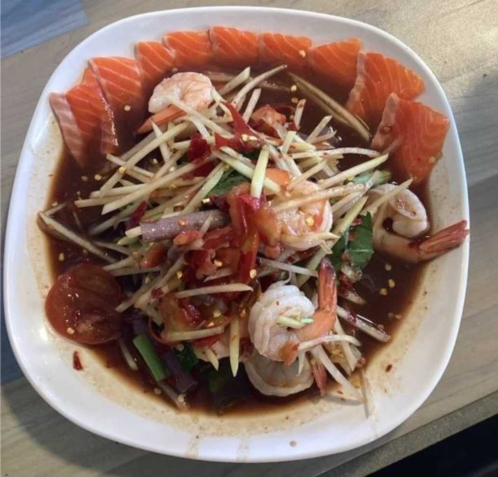 ตำแซลม่อนกุ้งสุก